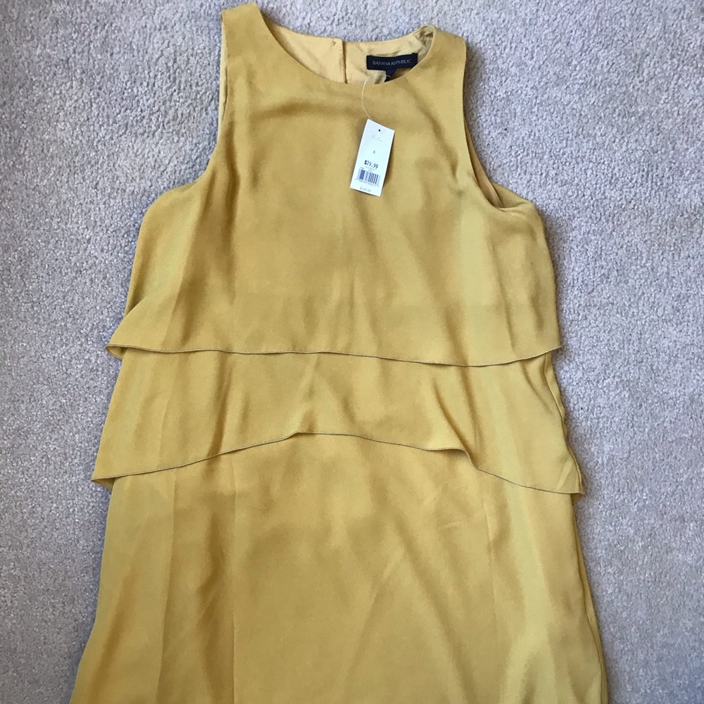 NWT banana Republic mustard dress with pockets